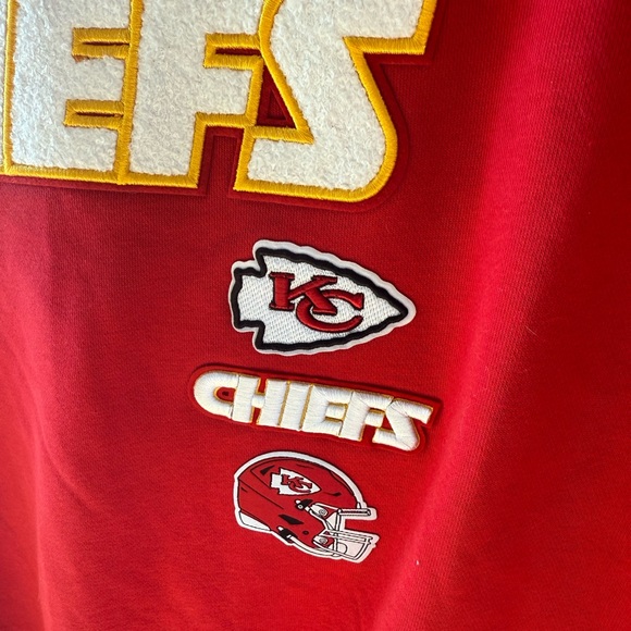 Kansas City Chiefs Pro Standard Retro NWOT Crewneck sweatshirt- Size XL - Picture 2 of 10